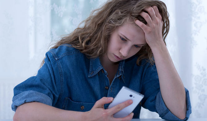 Tips for handling cyberbullying